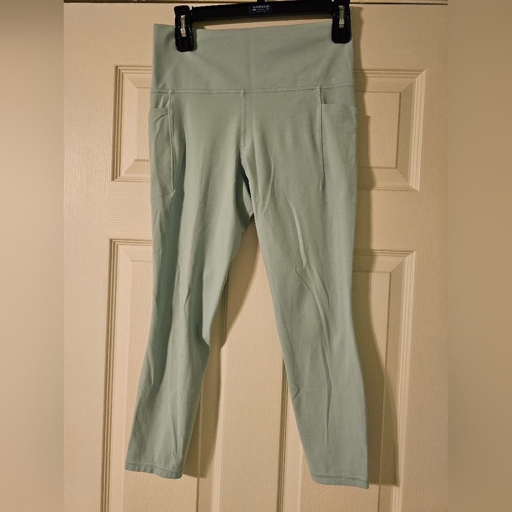 Athleta Salutation Stash Pocket 7/8 Tight